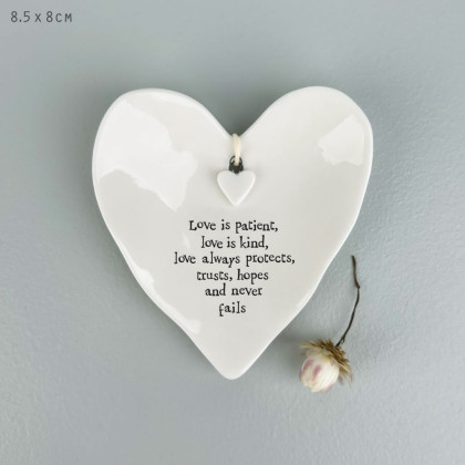 Πιατάκι δακτυλιδιών 9εκ. - Love is patient, love is kind